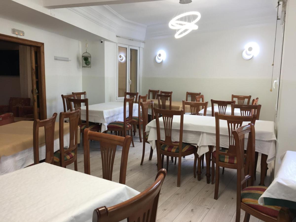 Hostal La Mexicana Santander Esterno foto