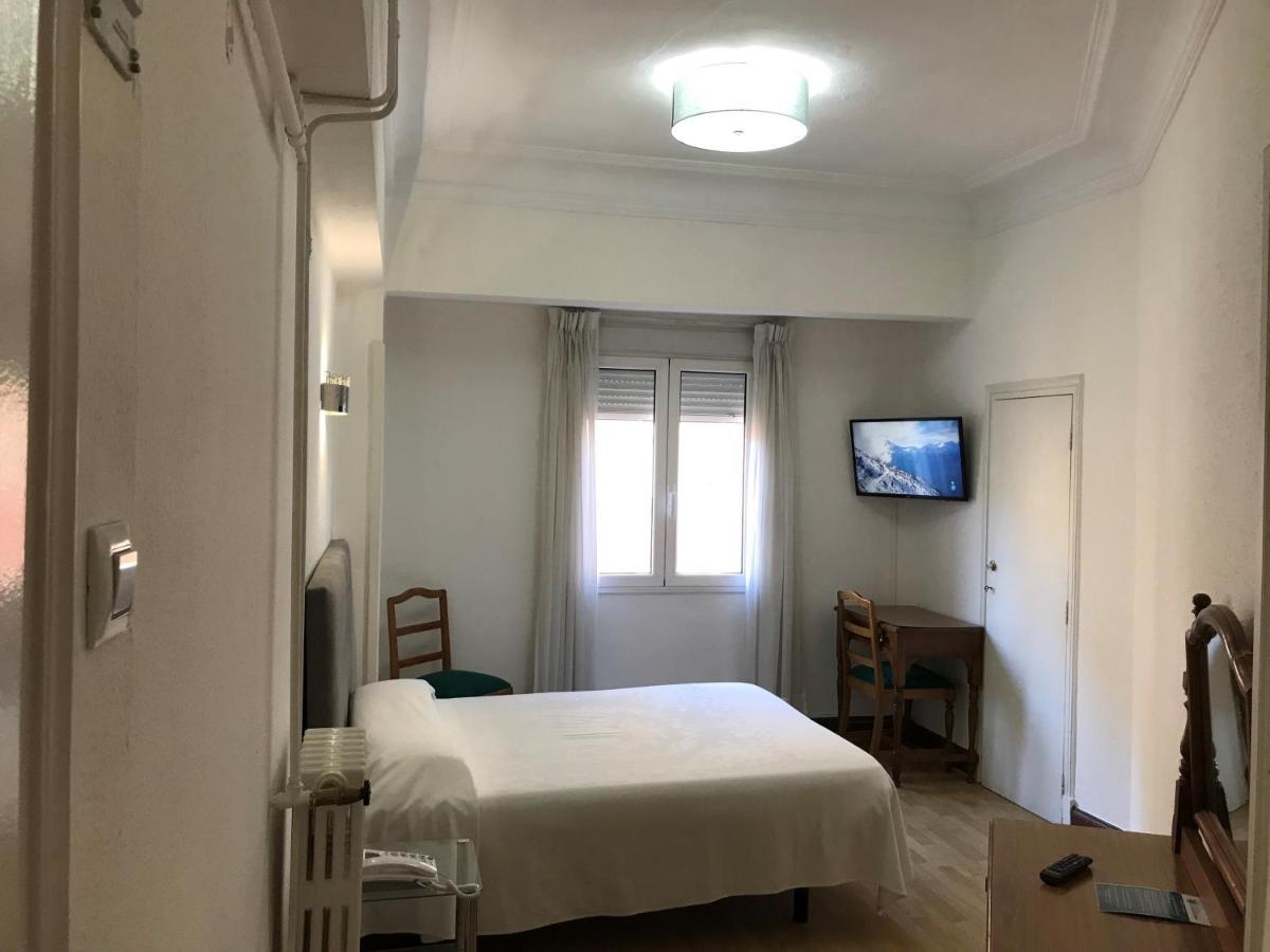 Hostal La Mexicana Santander Esterno foto