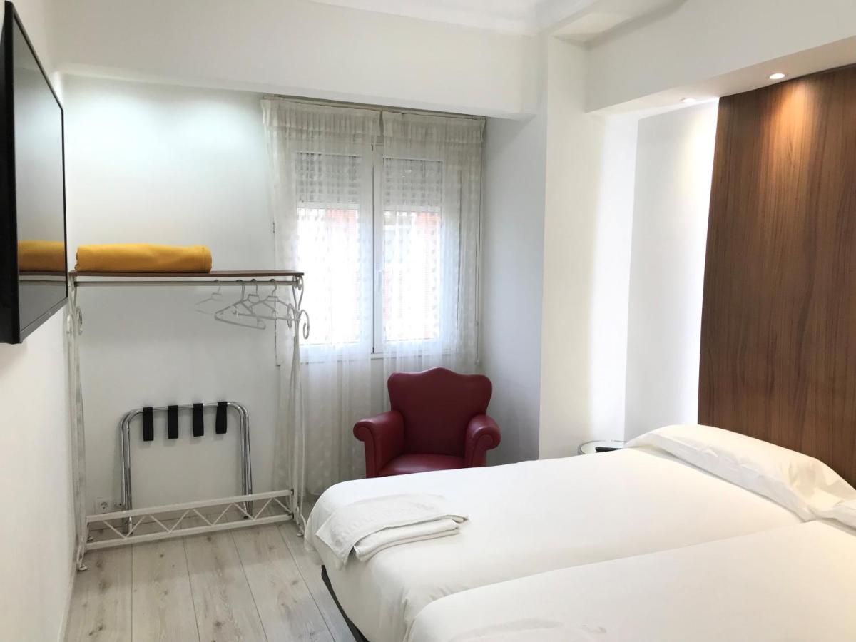 Hostal La Mexicana Santander Esterno foto