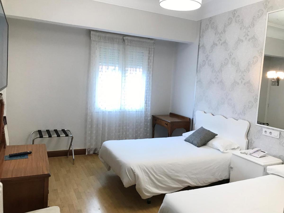 Hostal La Mexicana Santander Esterno foto