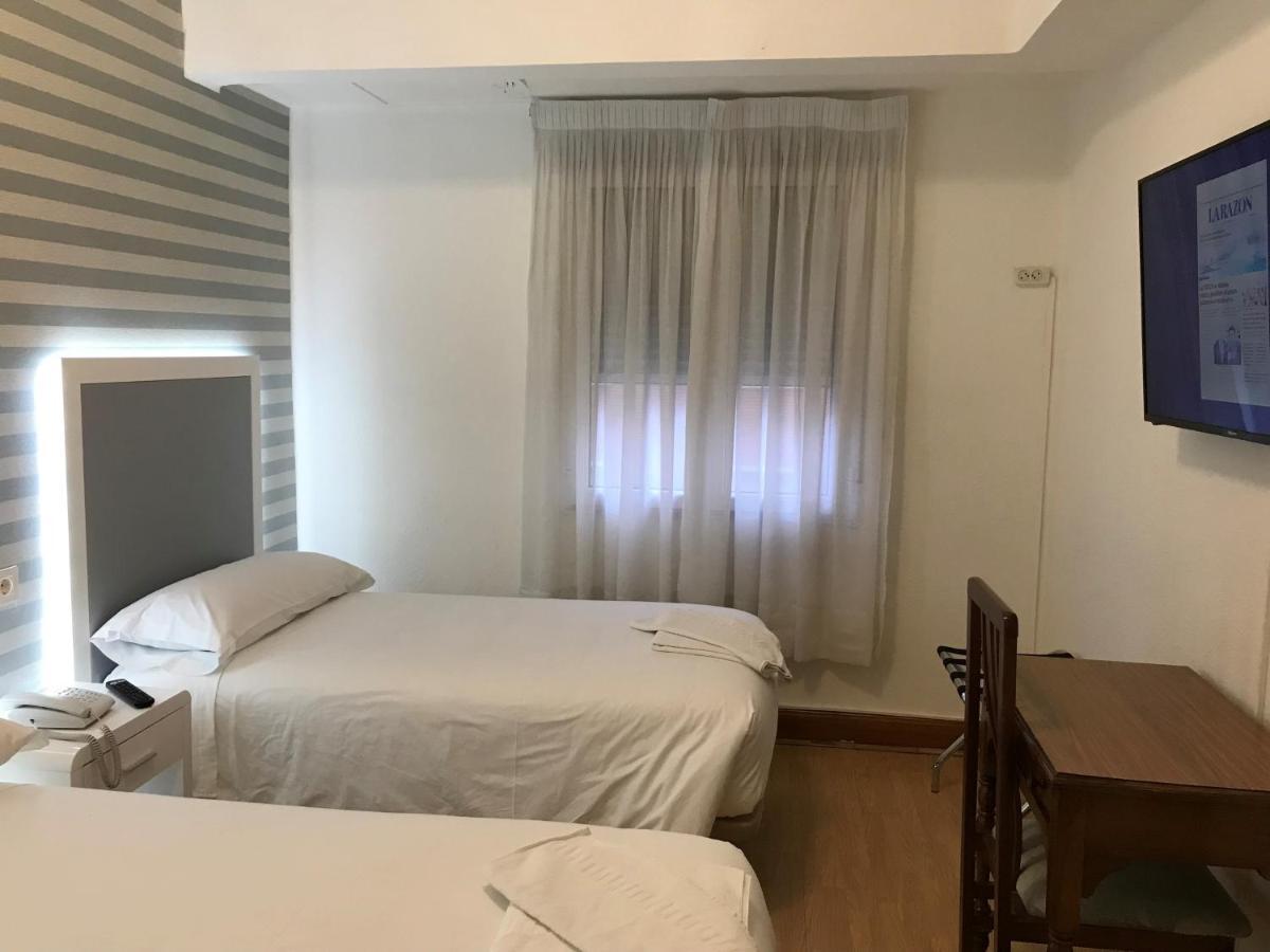 Hostal La Mexicana Santander Esterno foto